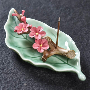 Open image in slideshow, Leaf &amp; Flowers Incense Holder
