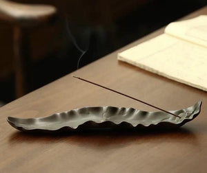 Curvy Leaf Shape Incense Holder