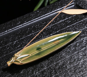 Open image in slideshow, Leaf and Branch Incense Holder
